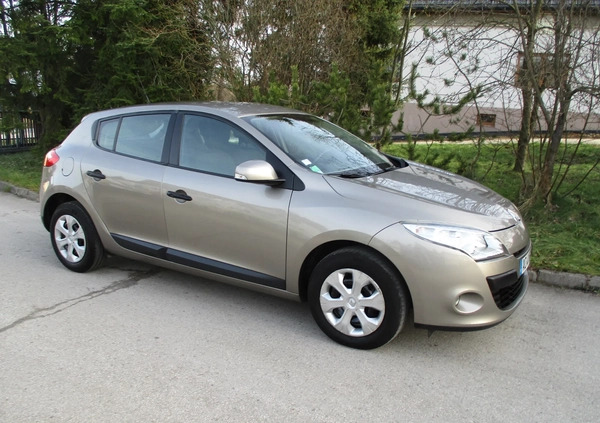 Renault Megane cena 18900 przebieg: 246100, rok produkcji 2009 z Suraż małe 121